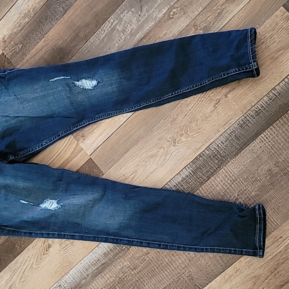 Hollister distressed jegging - Picture 2 of 6